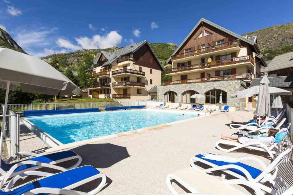 Logement 4/6 Personnes A La Montagne Avec Piscine Apartment Saint-Sorlin-d'Arves ภายนอก รูปภาพ